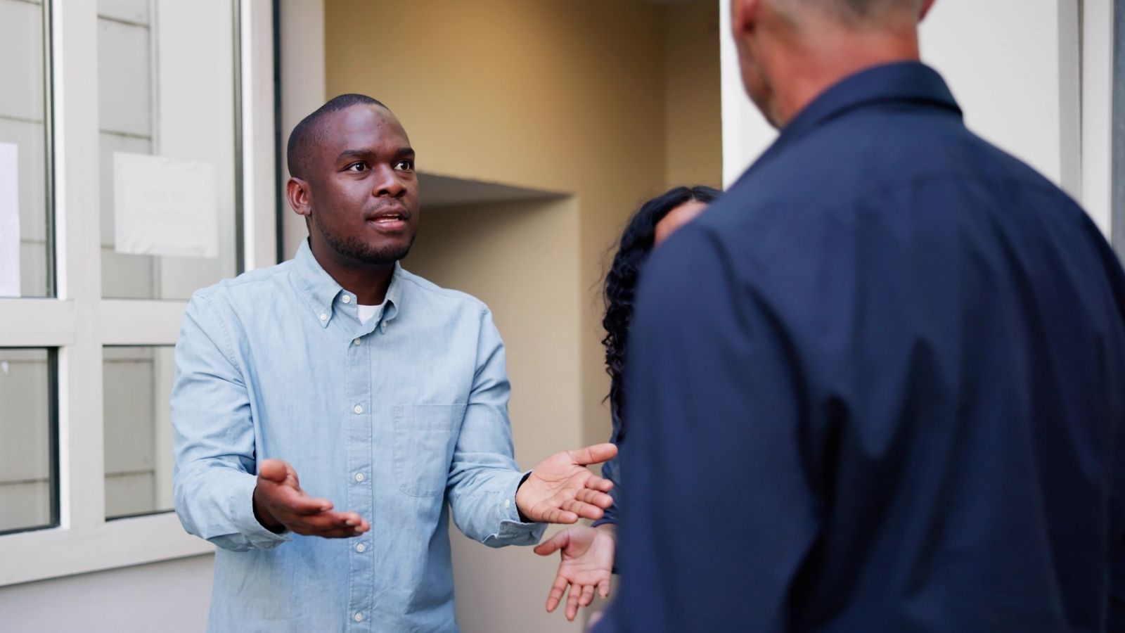He Asked His Neighbor to Turn Down the Music — The Neighbor Threatened Him Instead neighbors arguing