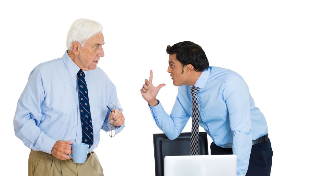 HR Orders An Employee To Use Every Vacation Day, So They Leave During The Company’s Busiest Period boss demanding from employee