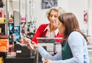 One Norwegian Cashier Found A Clever Way To Show German Customers Exactly How Much They Owed When The Language Barrier Was Too Tall To Climb