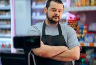 “It’s Illegal!”: Photo Lab Tech Denies Order, Triggering Furious Retail Meltdown