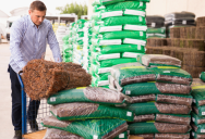 One Employee Was Left Scrambling To Help A Customer With Mulch, But The Boss He Needed To Reach Was Completely Unavailable