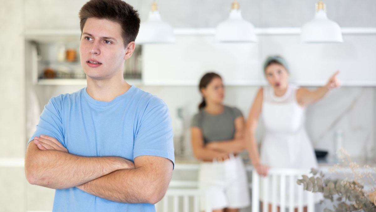 Its Only Fair: Moms Unhinged Punishment After One Child Misses Disney World Backfires Massively Mom sister and brother in an argument