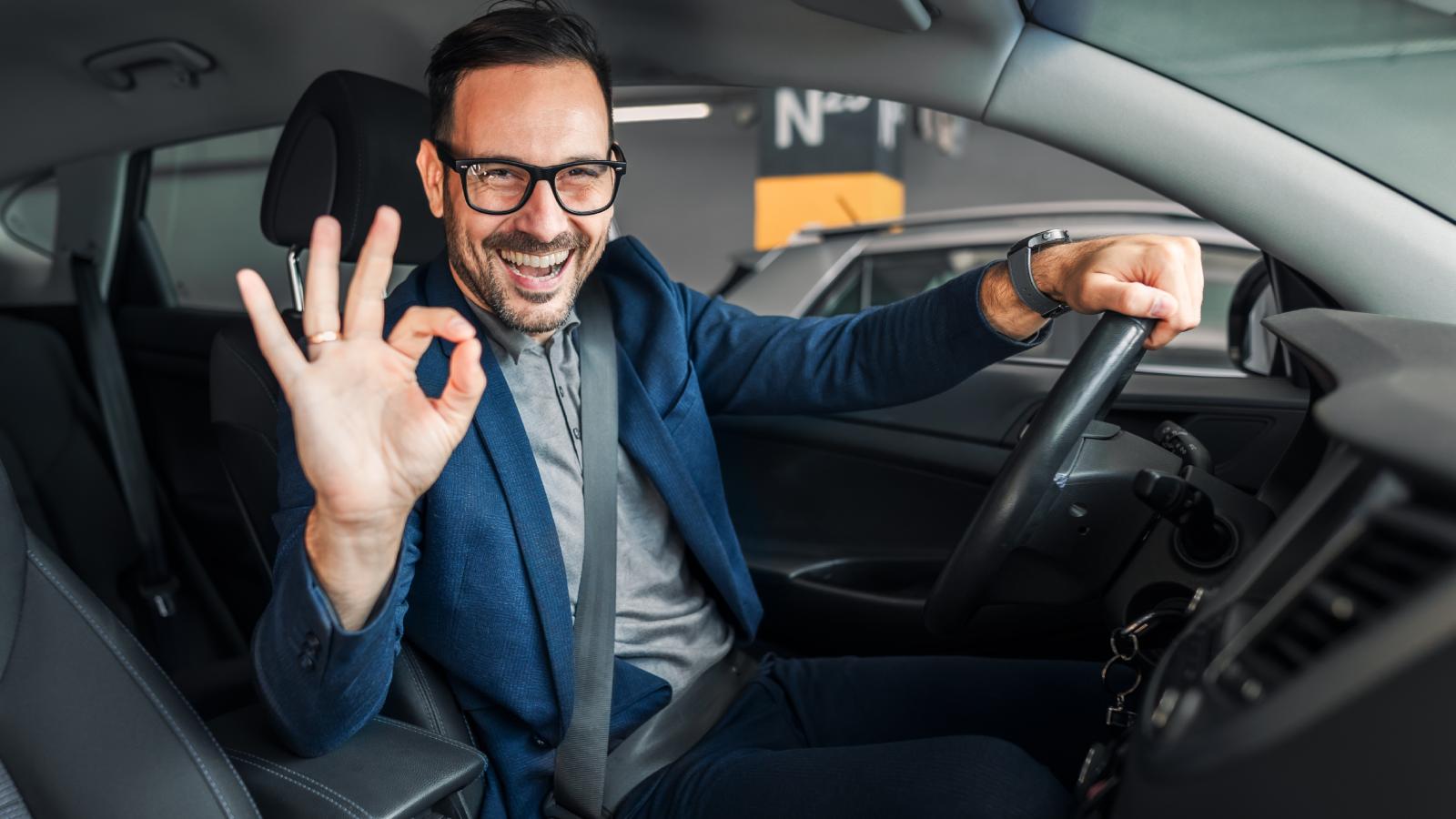 His New Neighbor Gave Him A Hard Time About One Parking Spot — So He Got A Permit For That Exact Spot man parking a car