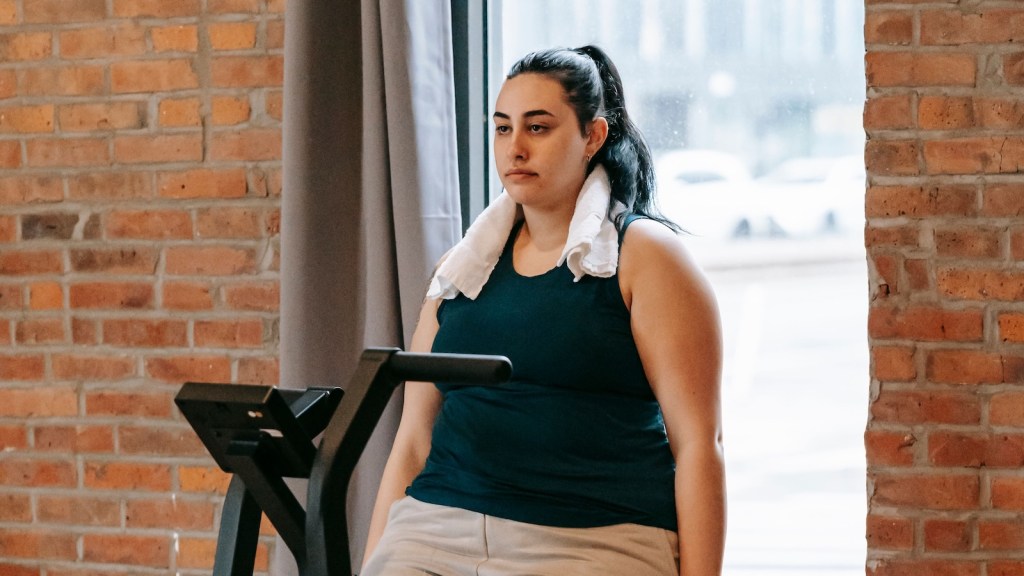overweight woman exercising