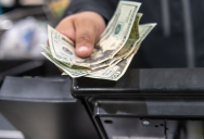 She Kept Insisting Her Rewards Points Should Cover The Purchase, But The Employee Finally Realized No Explanation Was Going To Get Through