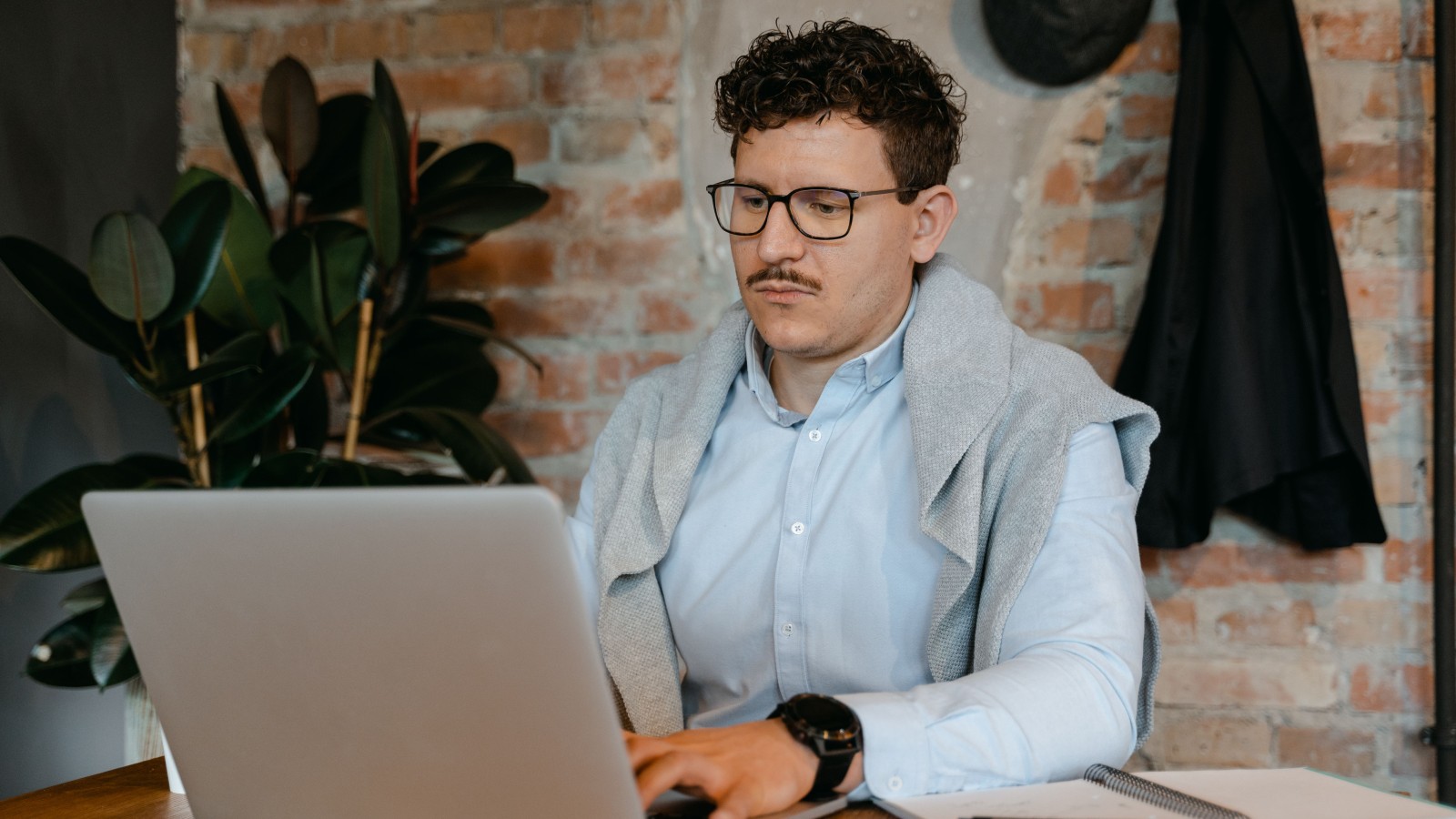 pexels mart production 7255415 35e2d8 Company Imposed Extreme New Output Rules—Then watched Productivity Instantly Collapse