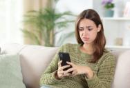 Her Managers Keep Sending Nonurgent Group Texts to Every Employee, Whether They’re Off the Clock or Not—And She’s Convinced This Should Be Illegal