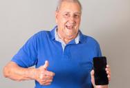 Customer Couldn’t Find His Phone—Then a Worker Helped Him Find It in the Bathroom