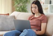 “Stop Texting Me!”: Employee Outraged After Brother’s Manager Harasses Her Over His Work Hours