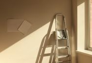 A Man Asked His Fiancée to Hold a Steady Ladder While He Changed a Lightbulb—Then She Let Go and Walked Away, Sending Him Crashing to the Ground