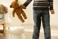 A Mom Asked to Use the Bathroom — When Told There Wasn’t One, She Had Her Kid Pee on the Store Floor Instead