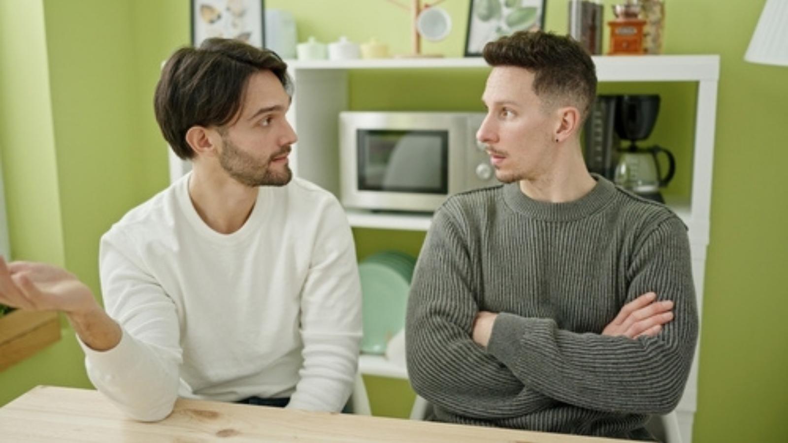 Man Finally Confronted His Best Friend For Mocking Him In Front Of His Girlfriend, But Now He Wonders If He Overreacted Two guys angry