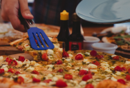 Server Worked Through The Holidays As Big Families Came In To Celebrate, But One Family Made Her Deeply Uncomfortable
