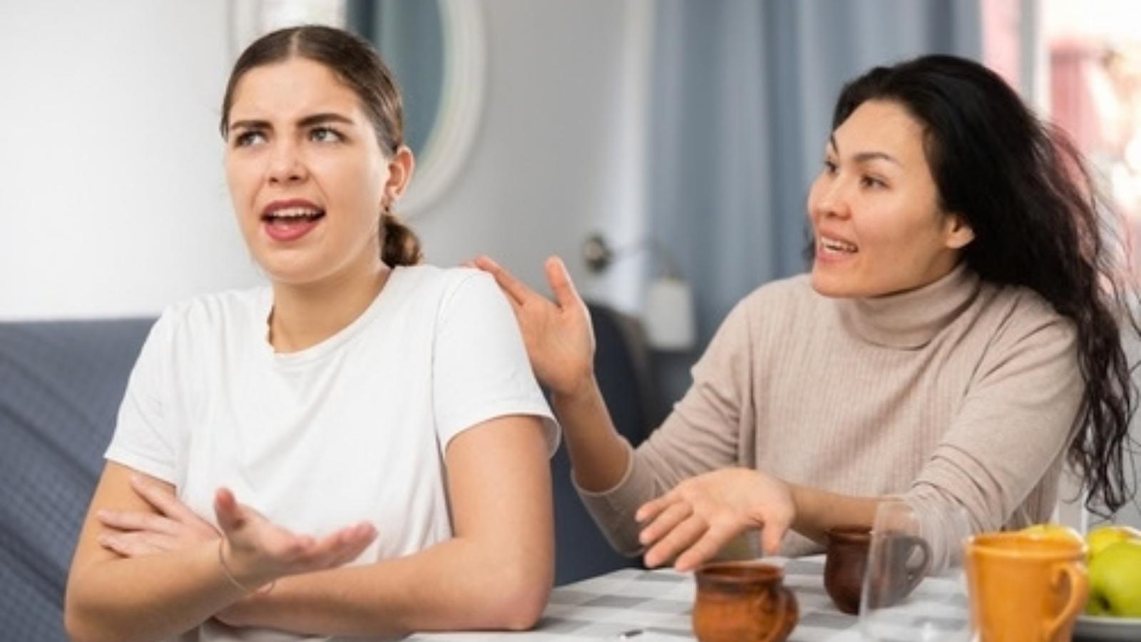 Her Friends Casual Boyfriend Causes Nothing But Drama, But When She Tried To Voice Her Concerns, Her Friend Got Upset — Now Shes Not Sure What To Do Two friends arguing
