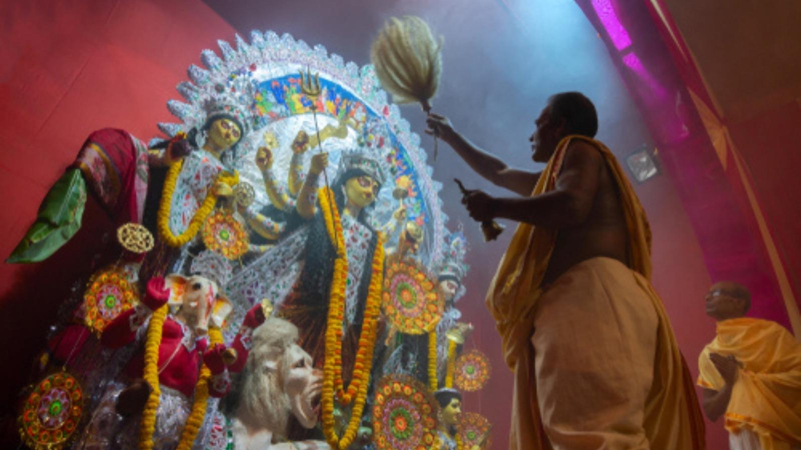 She Planned a Sacred Pilgrimage to Her Ancestral Village with Her Father and Grandmother—Then Her Pushy Cousins Gatecrashed the Trip and Turned It into a Party Vacation Hindu prayer
