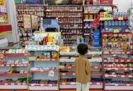 She Braced Herself When A Kid Approached With A Fistful Of Cash, But His Mom Had Clearly Taught Him How To Pay Like A Pro