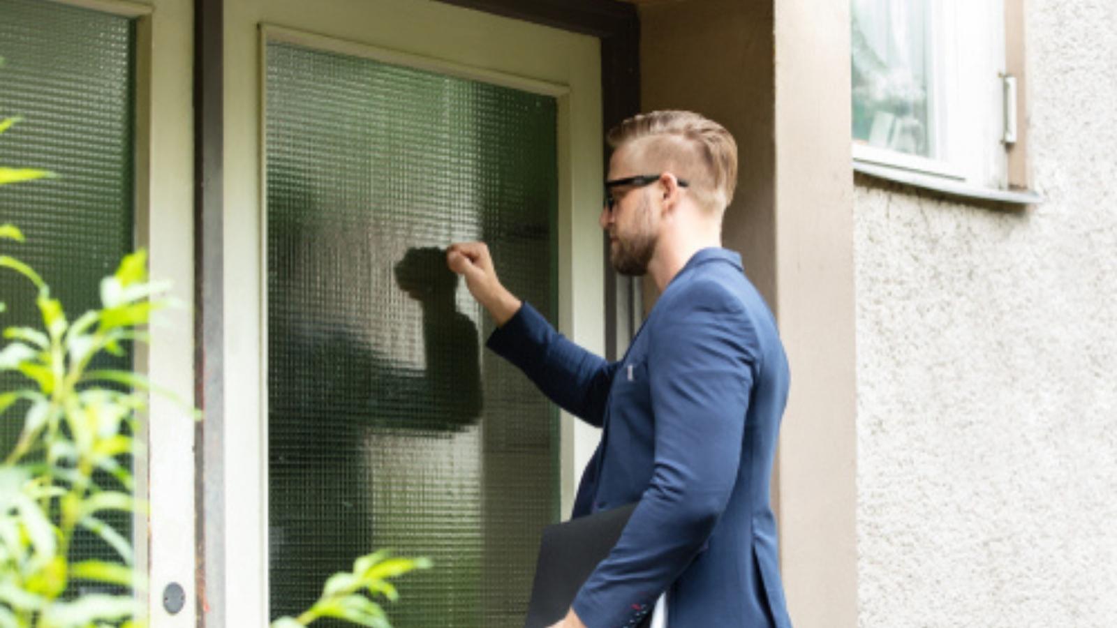Man knocking at the door