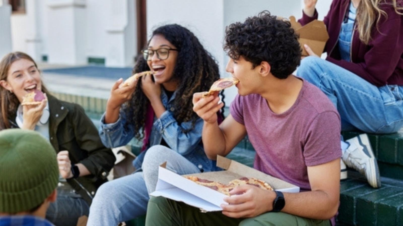 He Skipped School to Bank His $20 Lunch Money for Extra Snacks—Then His Dad Found the Cash Stash Students eating lunch