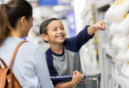 She Saw A Child Starting To Melt Down Over A Toy, So The Employee Came Up With A Clever Story That Helped His Mom Avoid A Scene