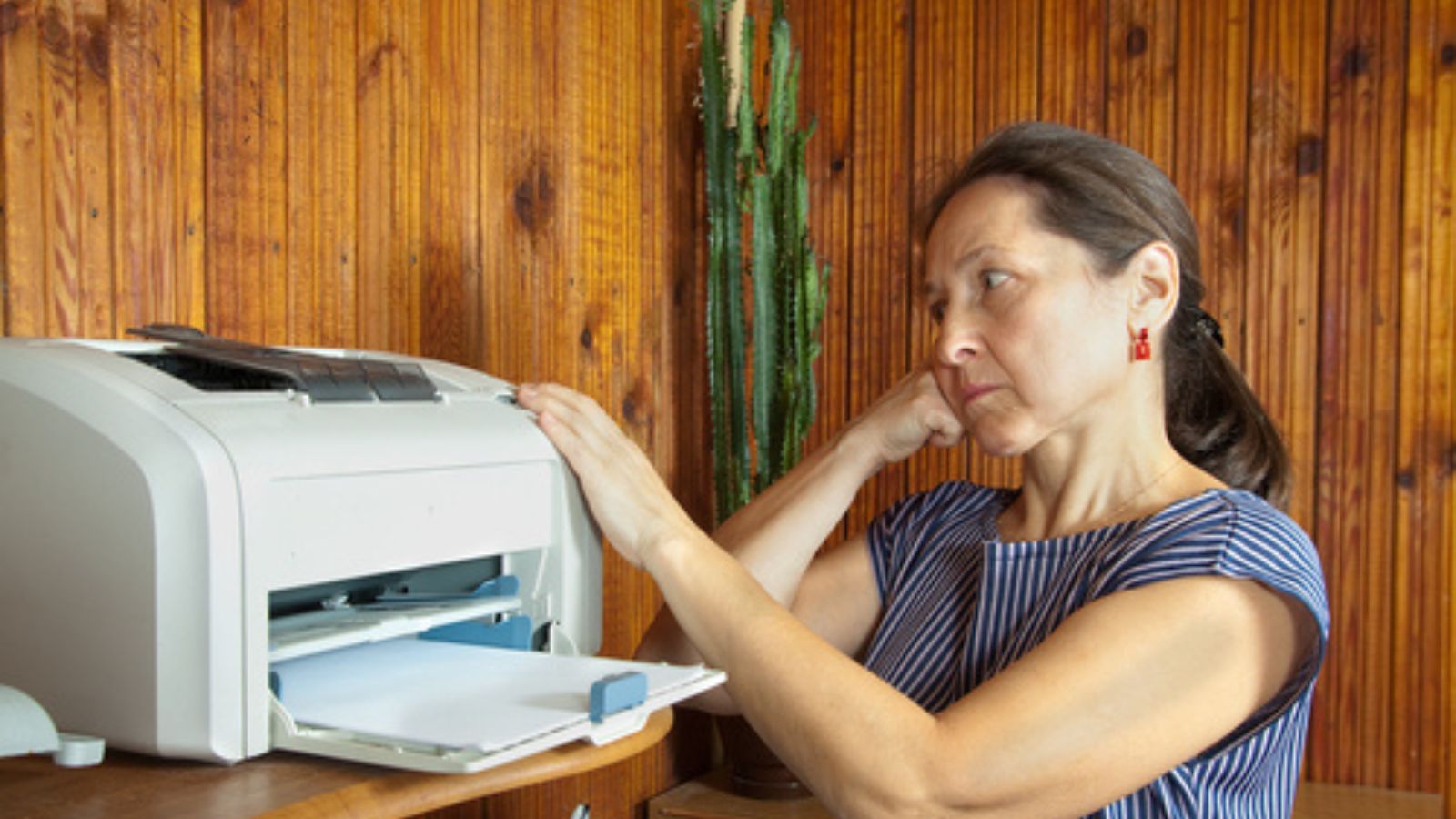 A Customer Demanded an In Home Tech Visit for a $60 Inkjet—Then Exploded When the $180 On Site Bill Arrived Woman with broken printer