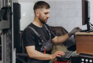 Customer Demanded A Computer Repair Shop Drop Everything To Fix His Dead Hard Drive, Or He’d Sue For $5,000
