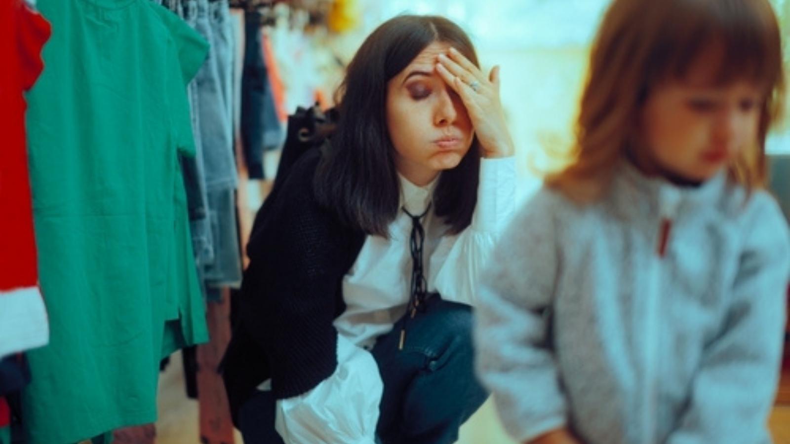 She Left Her Young Kids Alone In The Store While She Loaded Her Car, Expecting Employees To Watch Them Like Babysitters Stressed woman watching a kid