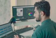 He Tried to Fix His Coworker’s Monitors That Kept Going Black — His Manager Insisted the Graphics Card Just Couldn’t Handle It