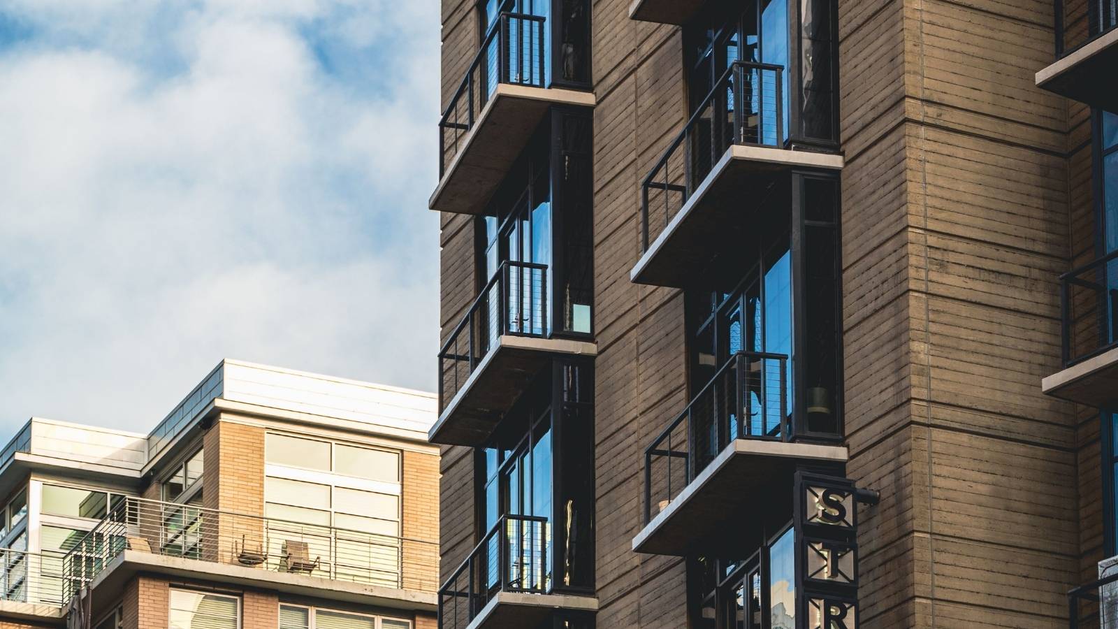 Apartment building in a large city