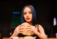 She Noticed a Burger Was Missing From Her Family’s Order — Skipping the Growing Line to Fix It Got Her Called Rude