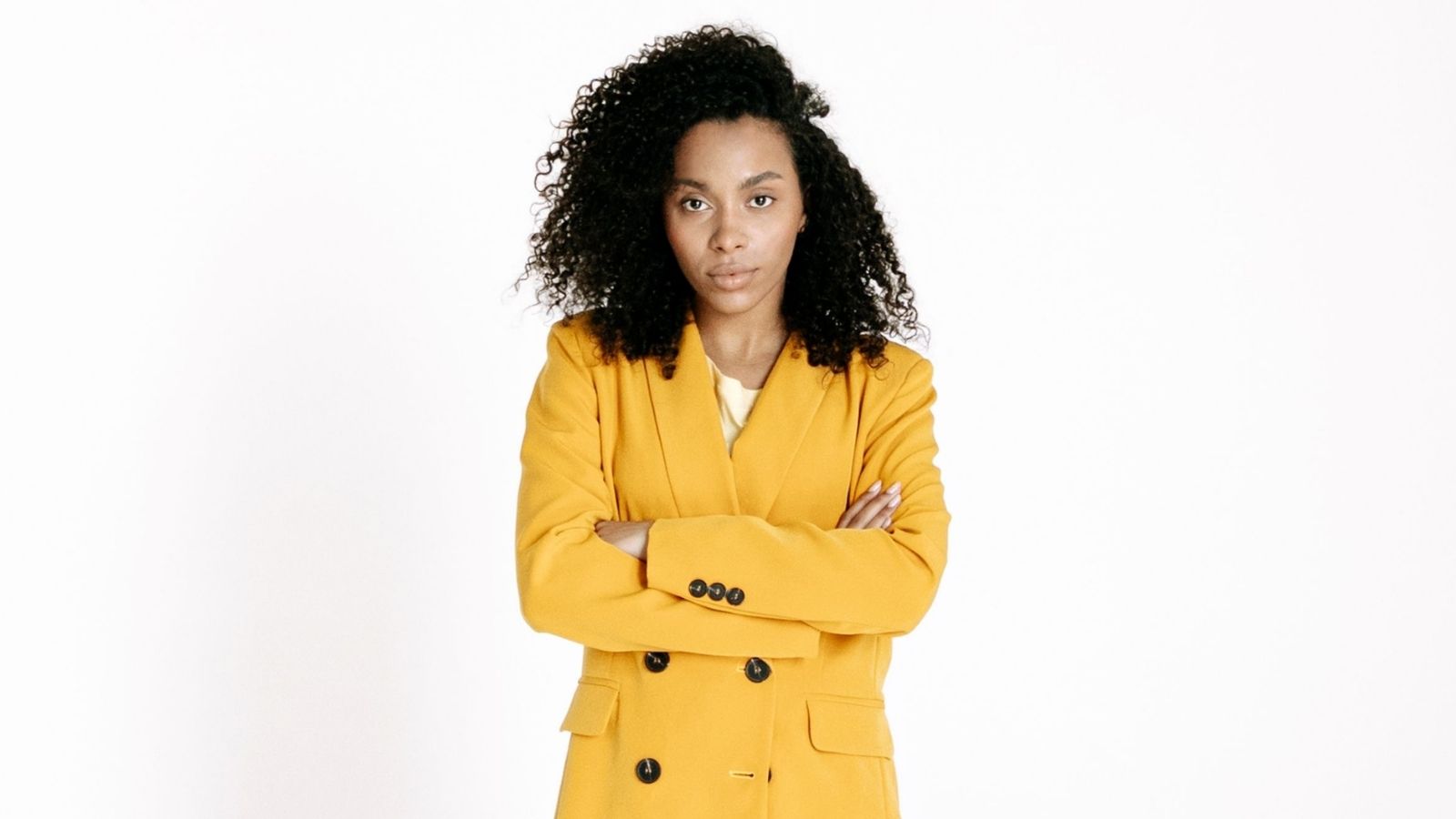Cashier Told Customer His Order Code Used The Letter O Instead Of A Zero, But He Refused To Listen Until He Tried It Himself Woman standing with her arms crossed
