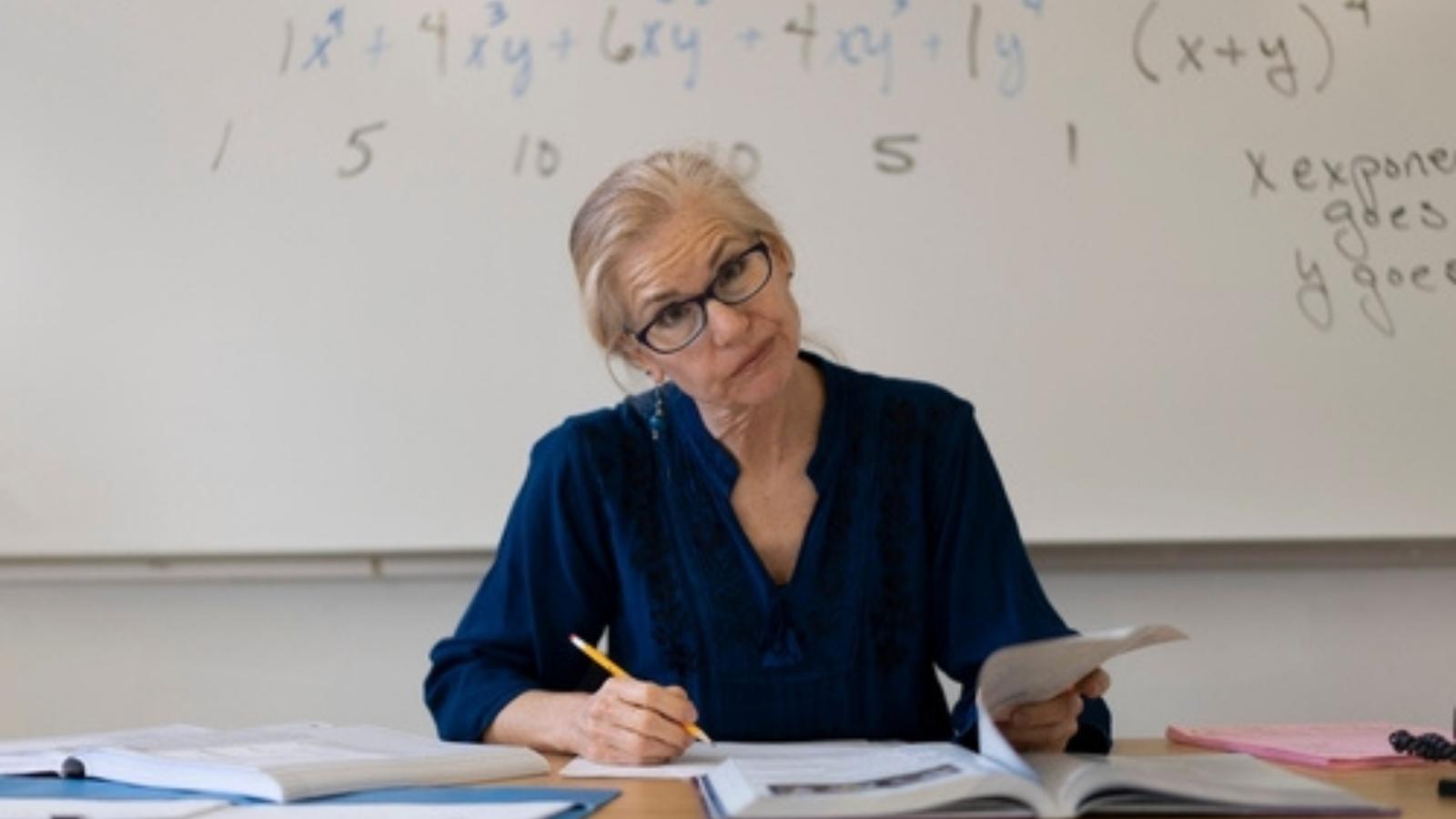 Their Teacher Called It a Golden Test. So They Used a Gold Pen — And Got the Higher Grade Funny teacher