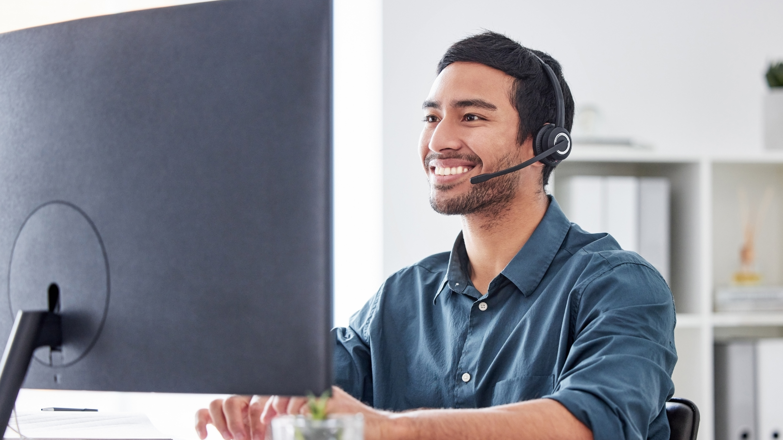 He Got Called Into Work On His Day Off, So He And A Coworker Pretended To Be Drunk man working at a call center