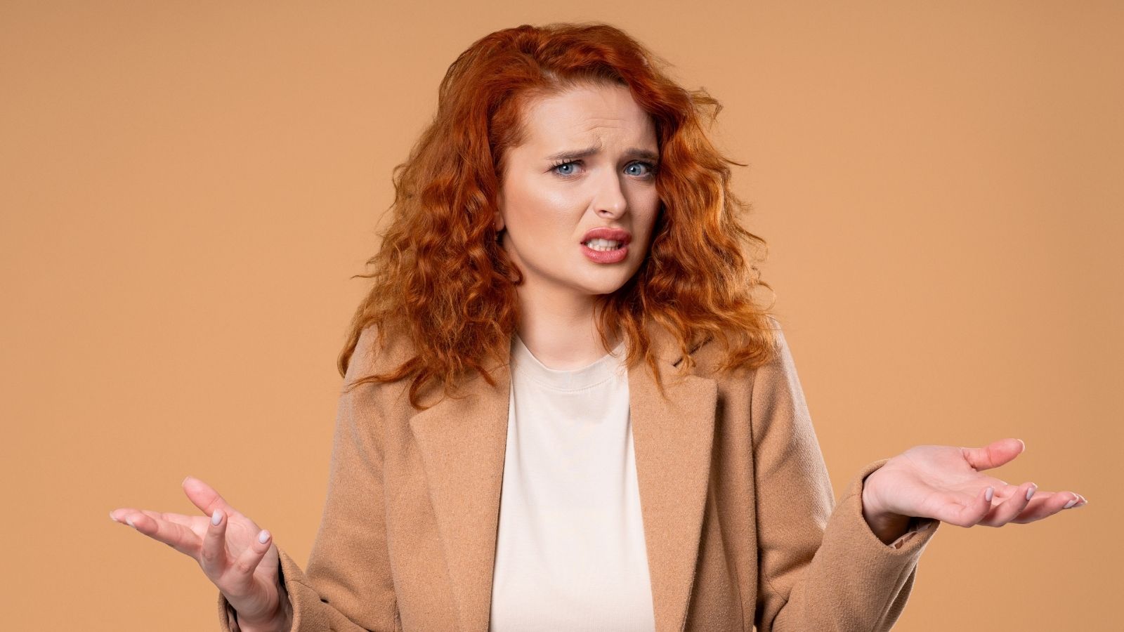 Dad Told His Daughter She Couldnt Come To His Wedding Because His Bride Didnt Like Her, So Her Sister Refused To Be A Bridesmaid confused young woman shrugging
