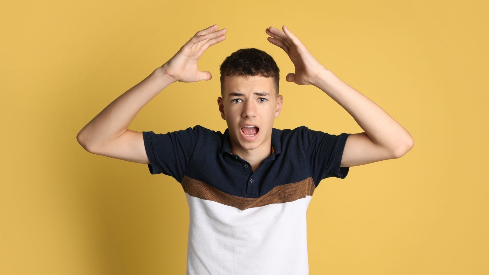 He Was Furious McDonalds Messed Up His Order — So He Threw His Moms Salad on the Floor and Demanded to Go to His Dads angry teenage boy