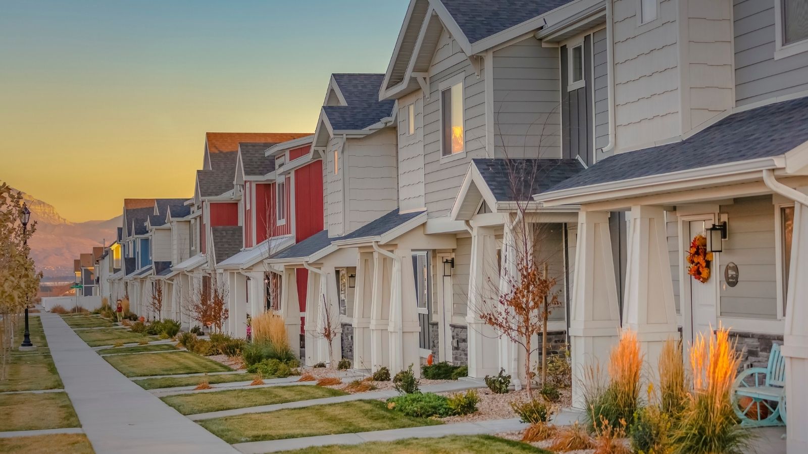 She Was Excited About All the Perks Her HOA Promised — Reality Turned Out to Be Very Different row of townhouses