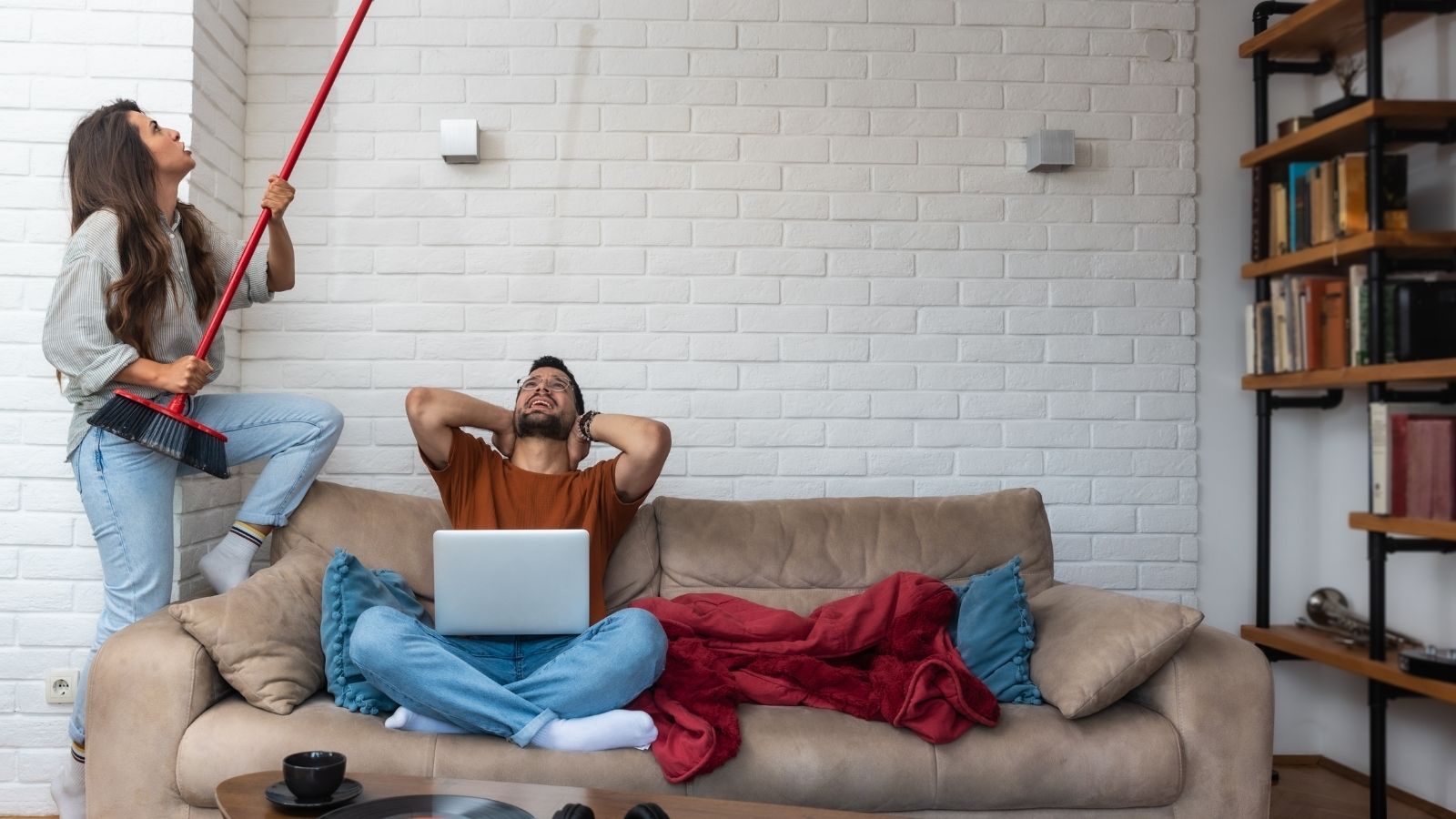 Upstairs Neighbors Are So Loud The Ceiling Rattles Downstairs — Now The Tenant Is Considering A Lawyer couple upset with noisy upstairs neighbors
