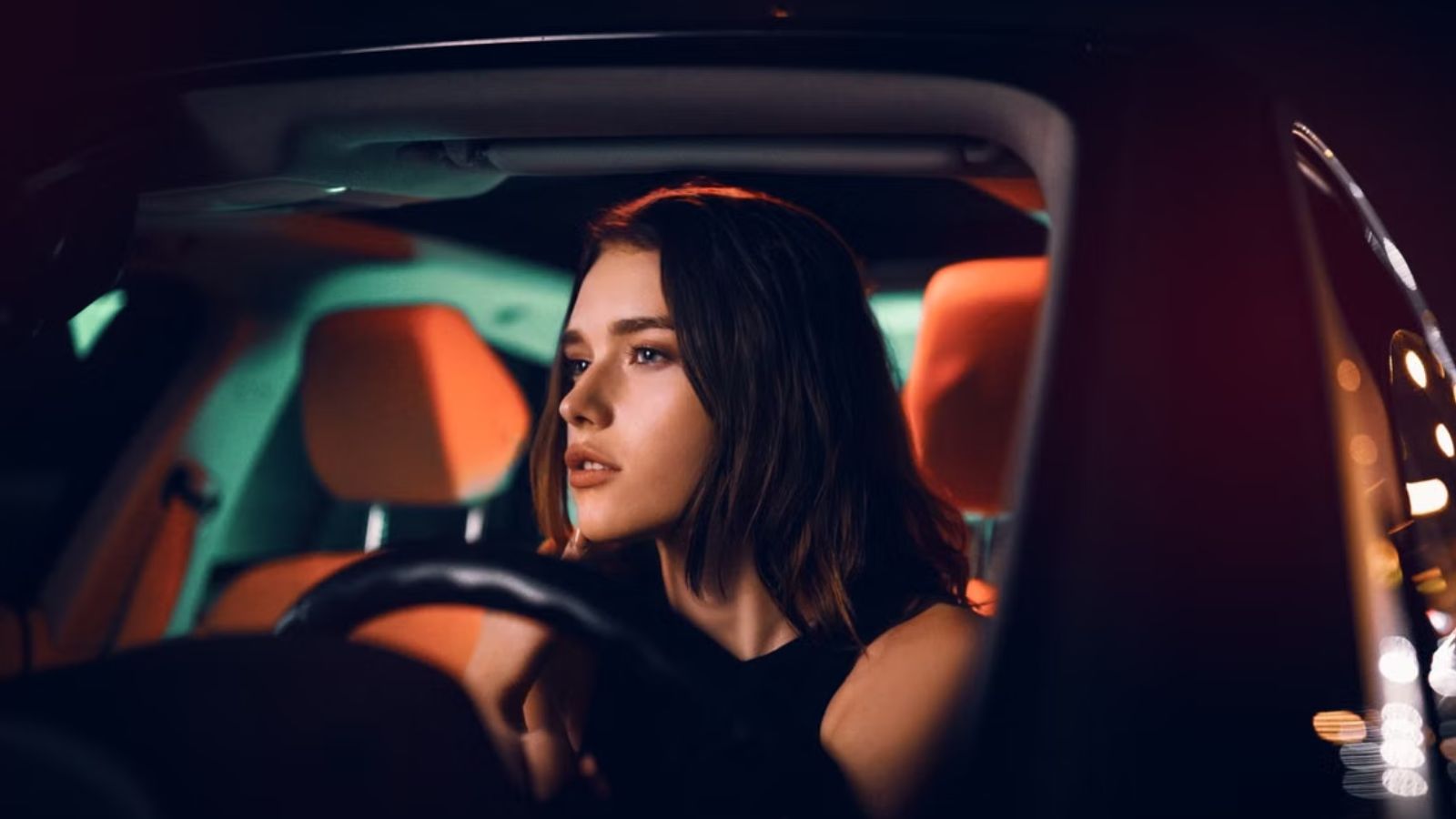 Man Lent His Car To His Teenage Niece For A Concert, But She Refused To Pay Her $200 Speeding Ticket Because It Was His Car Young woman driving a car at night