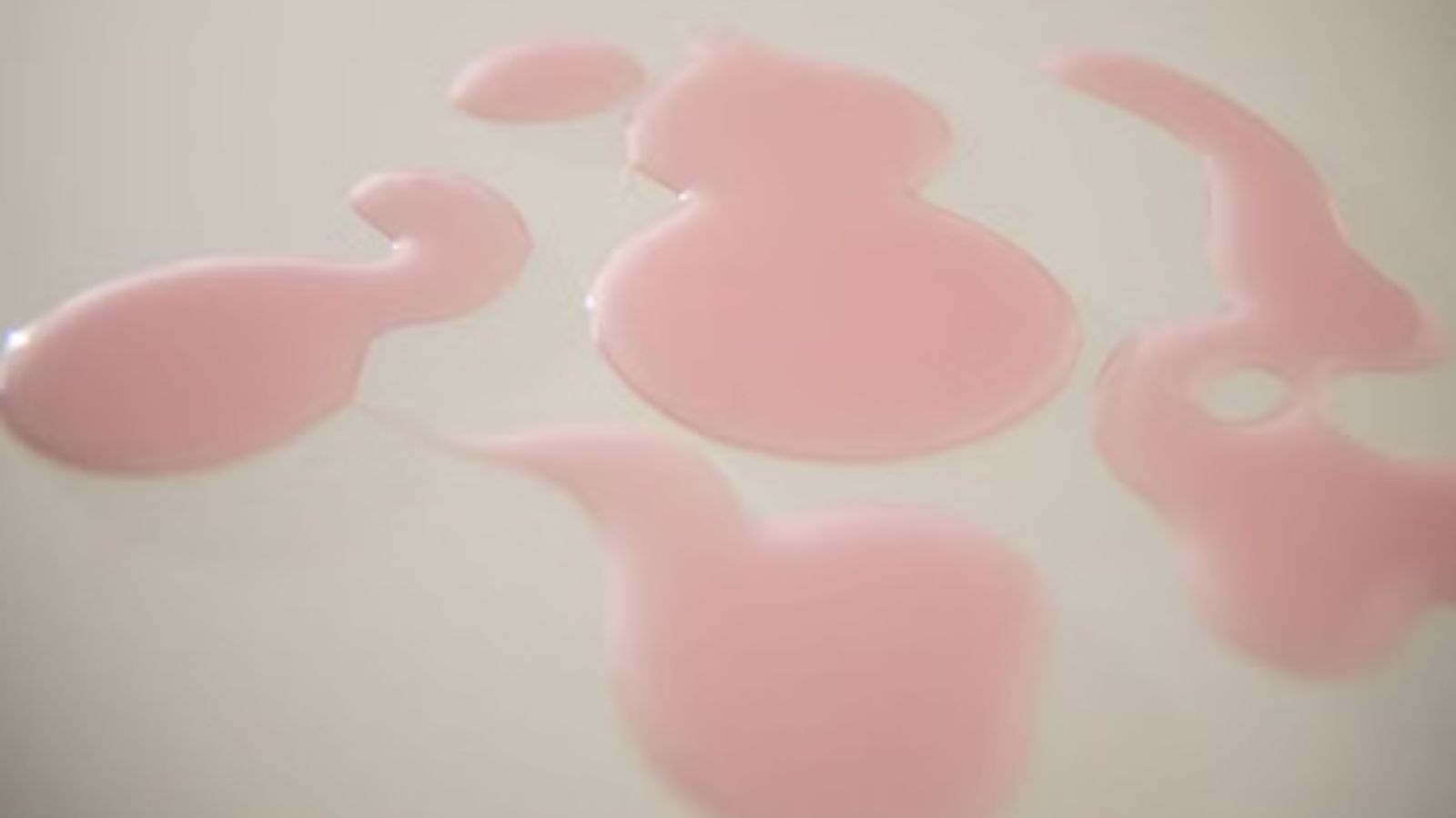 Woman Found Detergent Liquid Leaking Through Her Doorway, But Couldnt Tell If It Was An Accident Or Neighbor Retaliation Splats and spills of pink laundry detergent