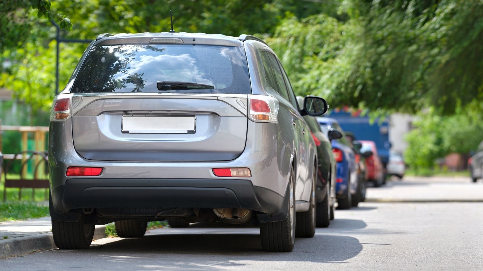 Annoying Neighbor Claims One Street Parking Spot As His Own, So Everyone Else Avoids It To Keep The Peace cars parked on the street