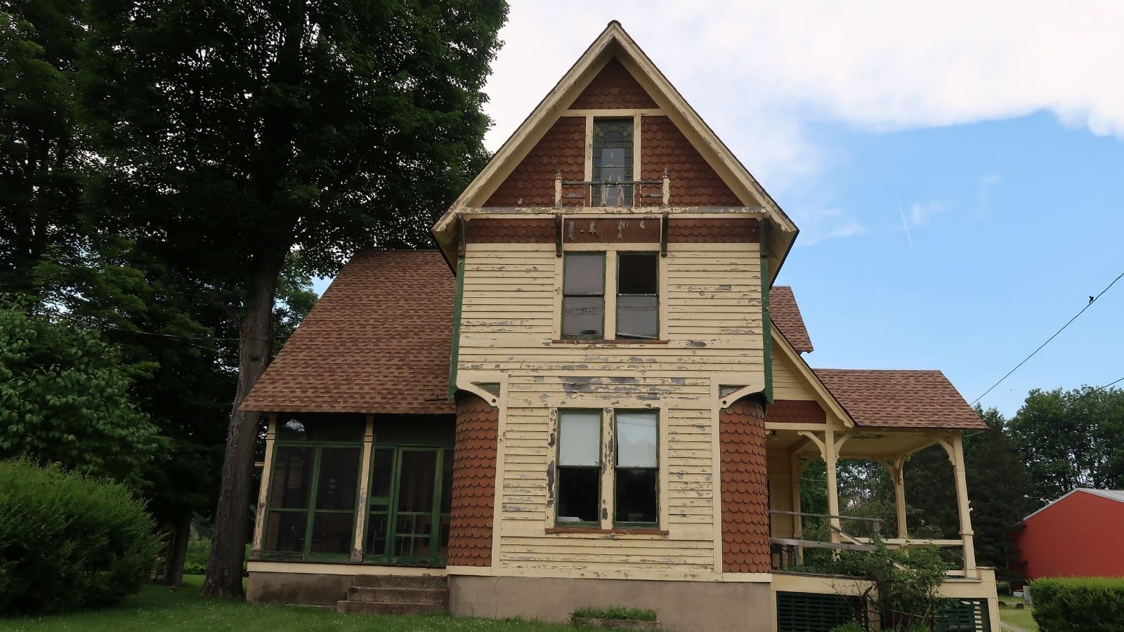 Her Neighbors Bought a House That Needed Major Repairs—Instead of Fixing It, They Made Things Worse