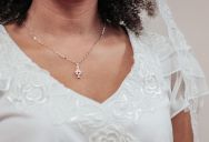 She Wore Her Late Mother’s Favorite Heirloom Necklace to Family Dinners—Then Her Uncle Demanded She Hand It Over as “Unapproved Family Property” (