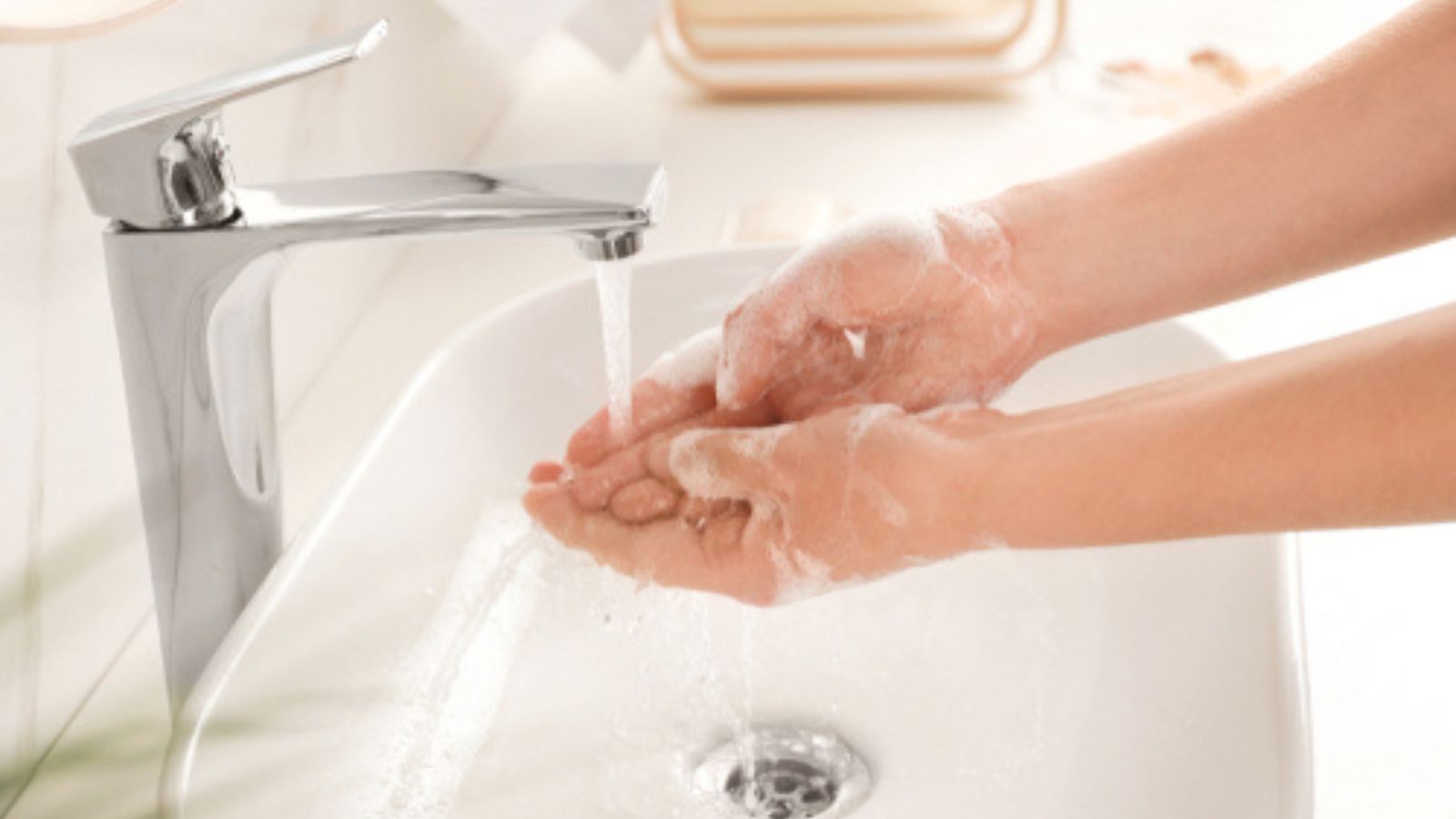 A Notoriously Hated Teacher Spent Years Bullying Her Classrooms—Until a Shocking Assembly Incident Embarrassed Her in Front of the Entire School Washing hands