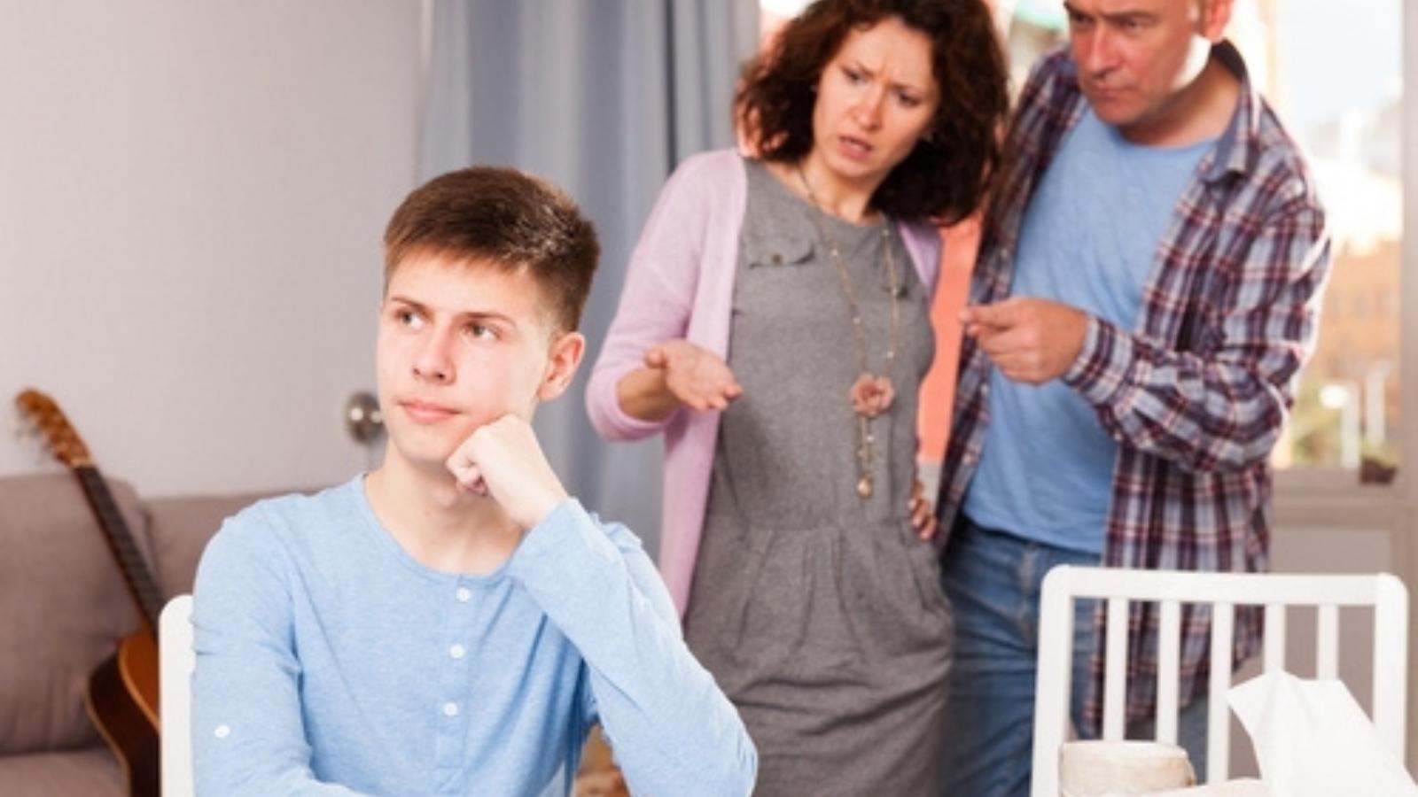 He Bought Two Lego Sets for His Little Brother — His Parents Gave One to His Cousin Instead, Then Called Him Selfish Teen upset with parents