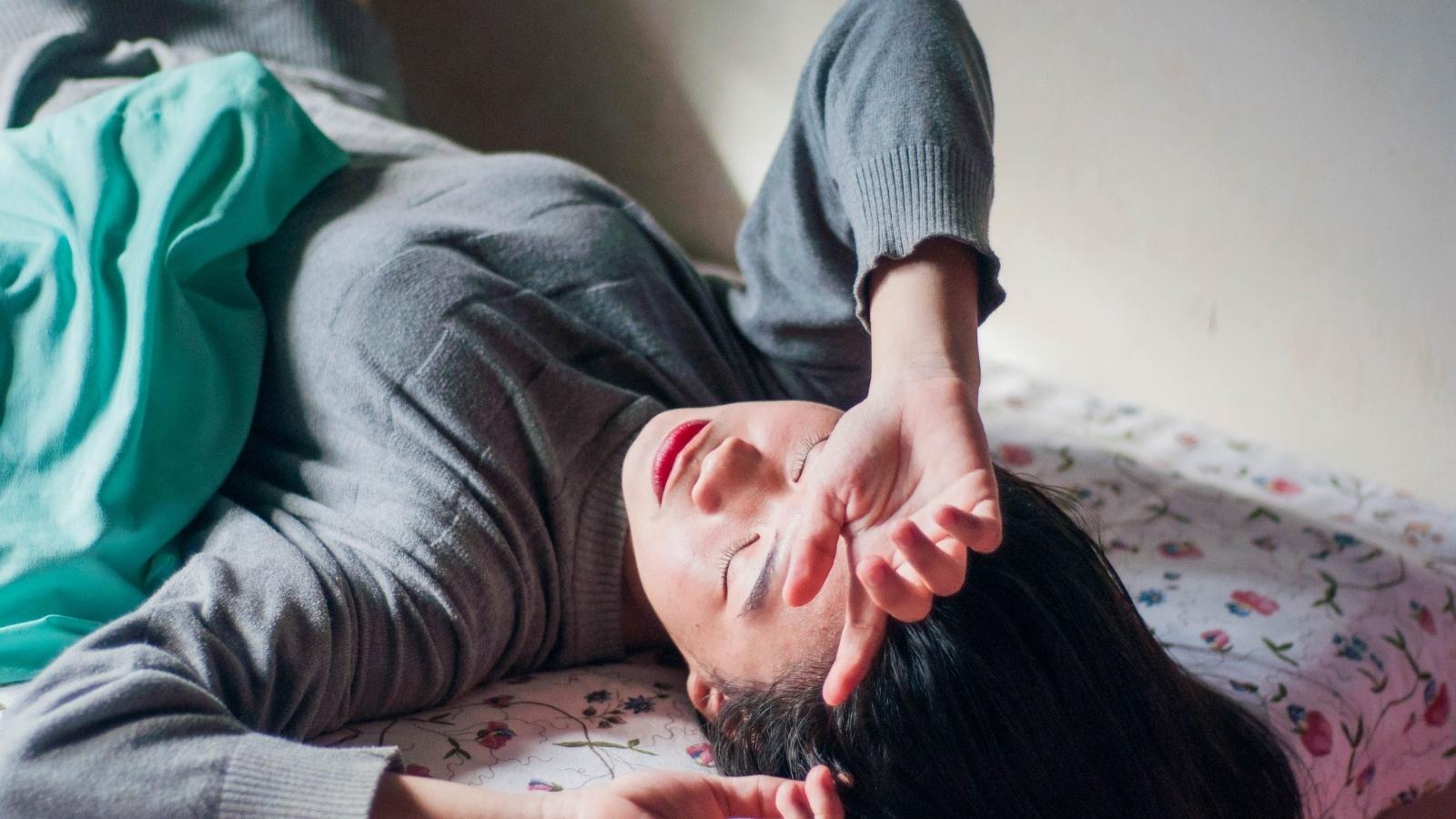  distressed woman can't sleep