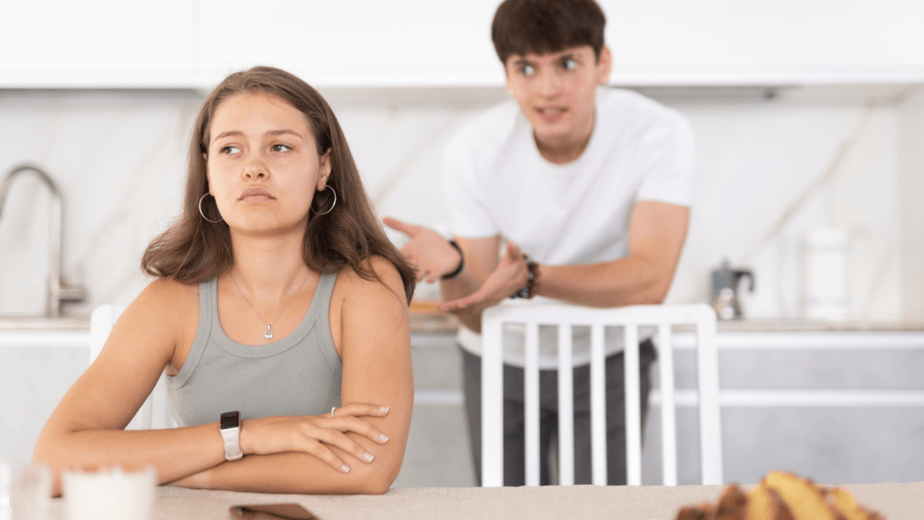 She Cooked Batch Meals to Last the Week—Then Her Boyfriend Packed the Entire Container into His Work Bag Every Morning girlfriend and boyfriend annoyed at each other in kitchen