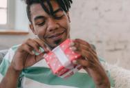 Boyfriend Saved For Months To Buy The Exact Headphones His Partner Wanted, But She Said The Gift Wasn’t Good Enough