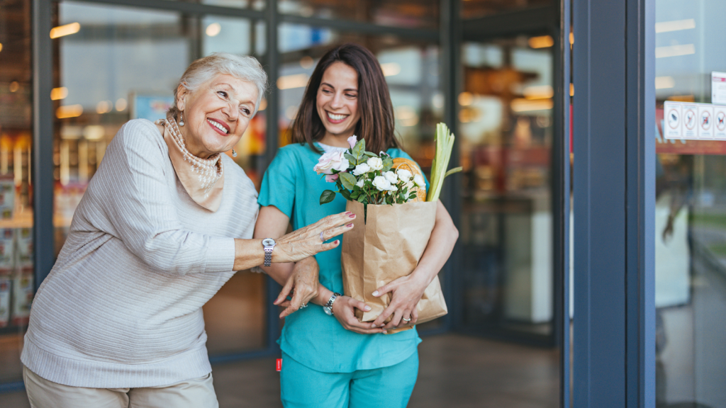 A Strangers Small Act Of Kindness Turned Her Overwhelming Farmers Market Trip Around nice old lady outside grocery store