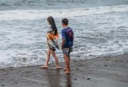 She Refused to Let Him Take Their Kids Into Raging Ocean Waves—Now He’s Accusing Her of “Ruining Their Beach Day”