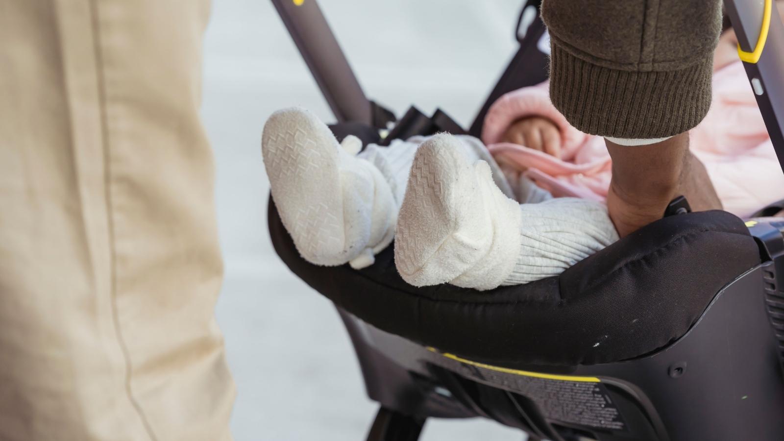 She Refused to Drive Her Friend’s Infant on an Unfamiliar Highway—Then Her Friend Accused Her of Not Being a ‘Team Player person pushing a baby in a stroller