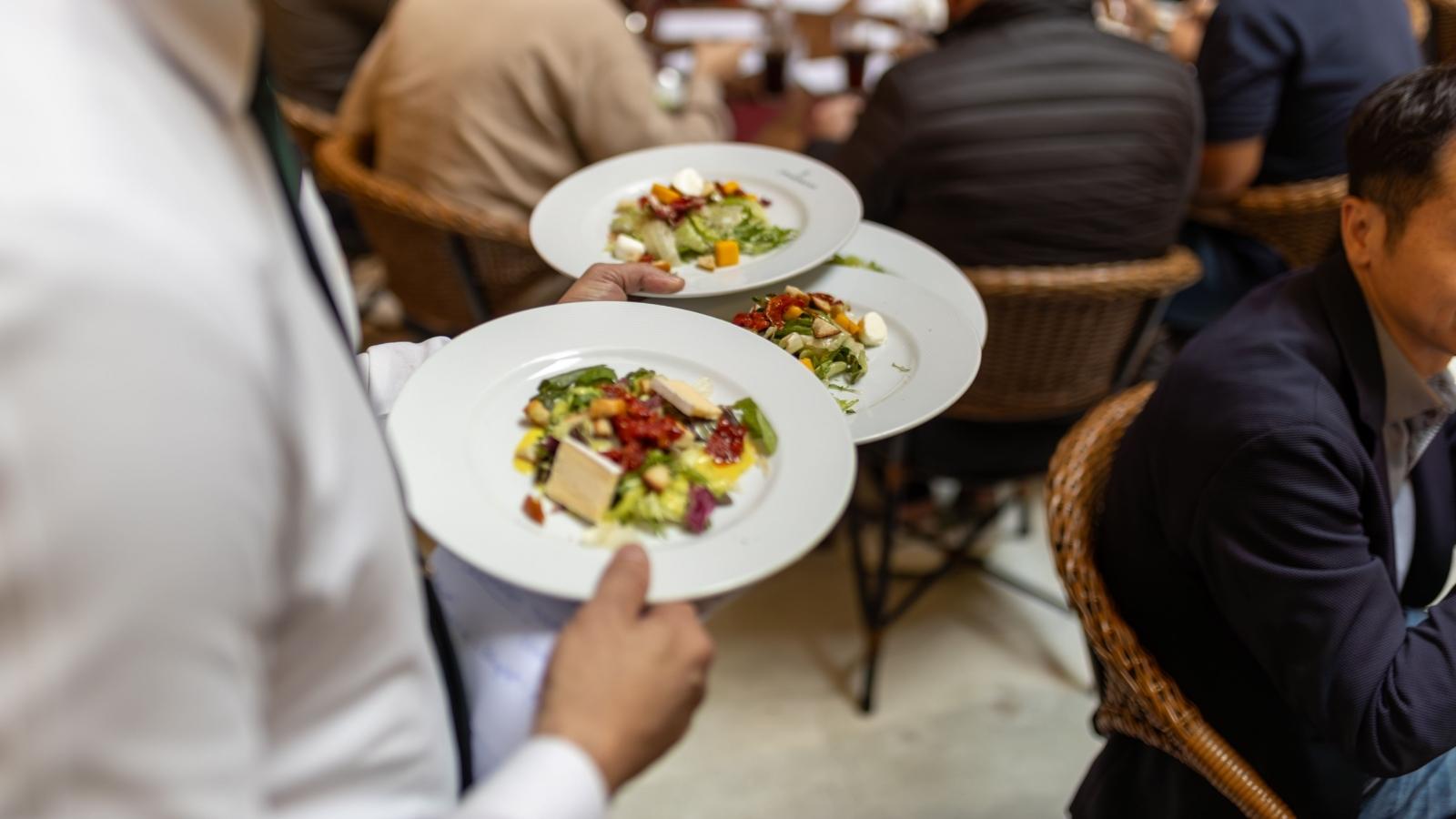 She Was Juggling Multiple Tables During An Unexpected Rush, So One Impatient Customer Skipped Out On His Tab Over Lukewarm Soup server carrying multiple dishes